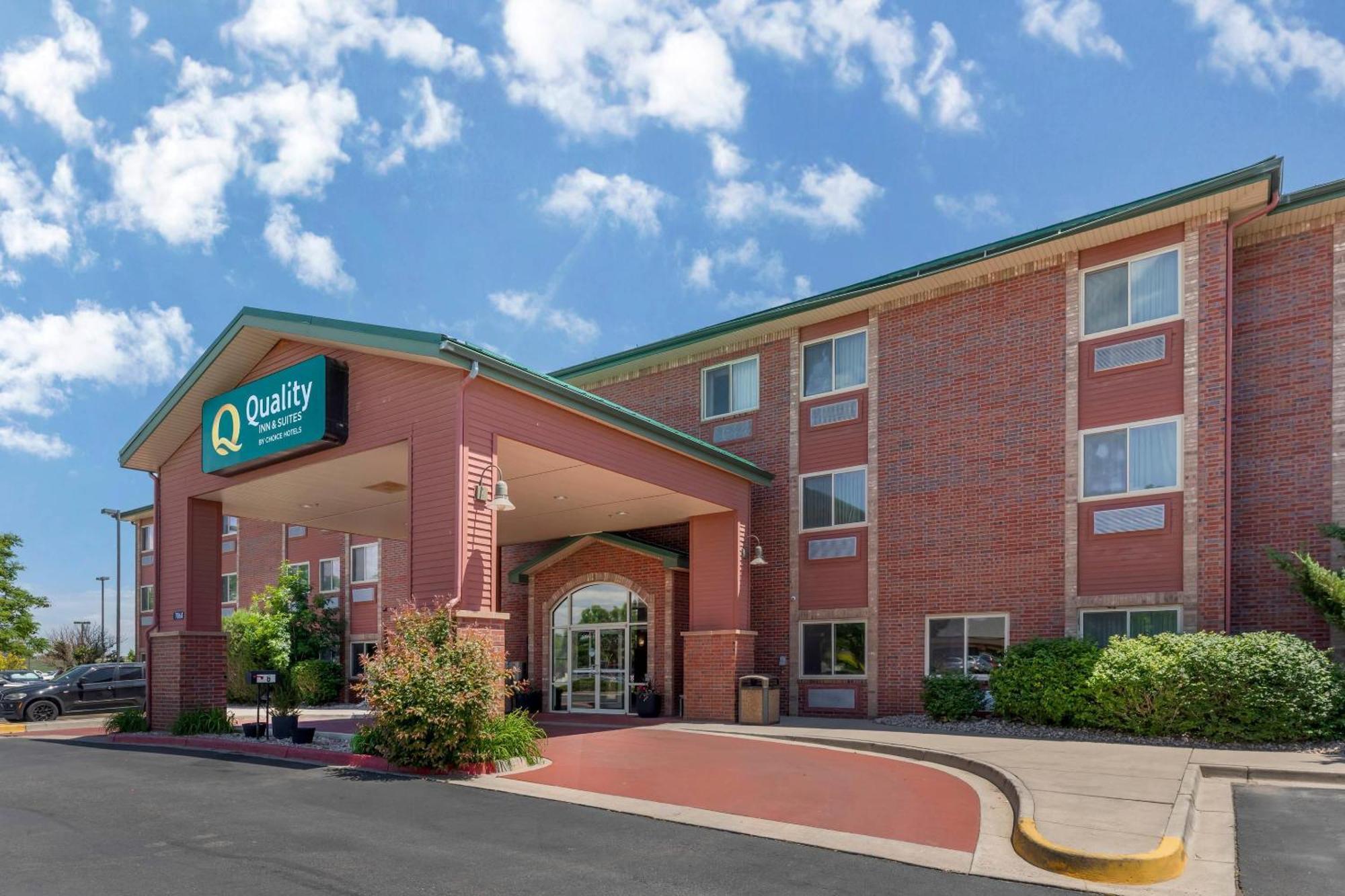 Quality & - Collins Hotel 2*